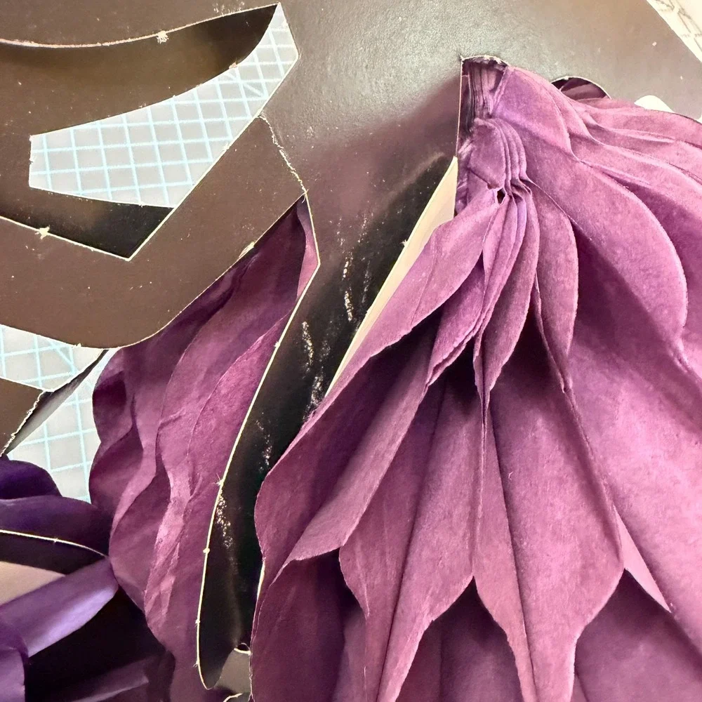 VTG Halloween honeycomb Spider Decorations Purple Tissue Paper